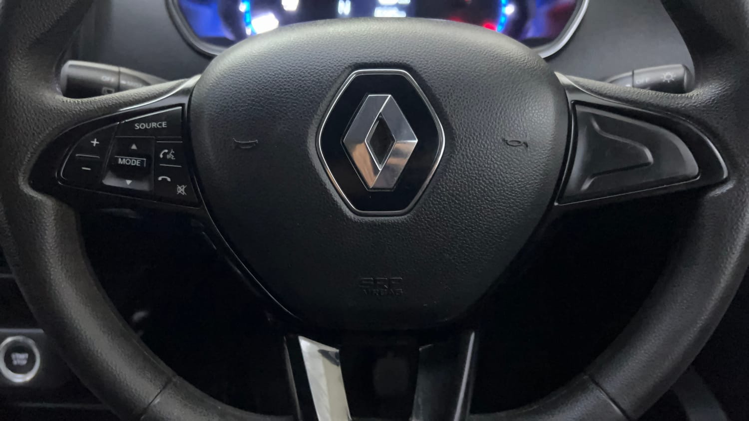 Used 2023 Renault Kiger RXT (O) AMT Petrol Automatic top_features Airbags