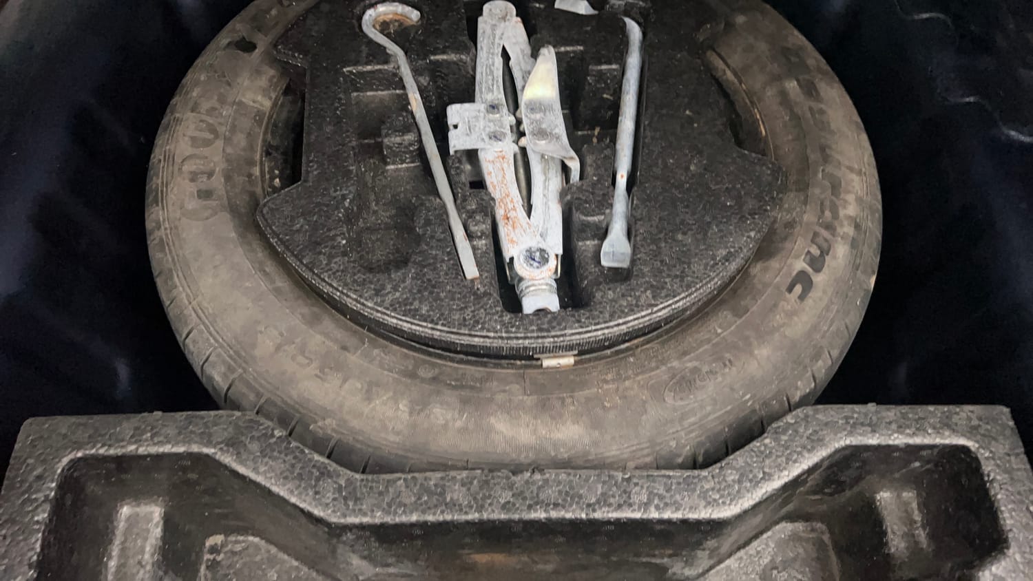Used 2022 Maruti Suzuki Ciaz Zeta 1.5 Petrol Manual tyres SPARE TYRE VIEW