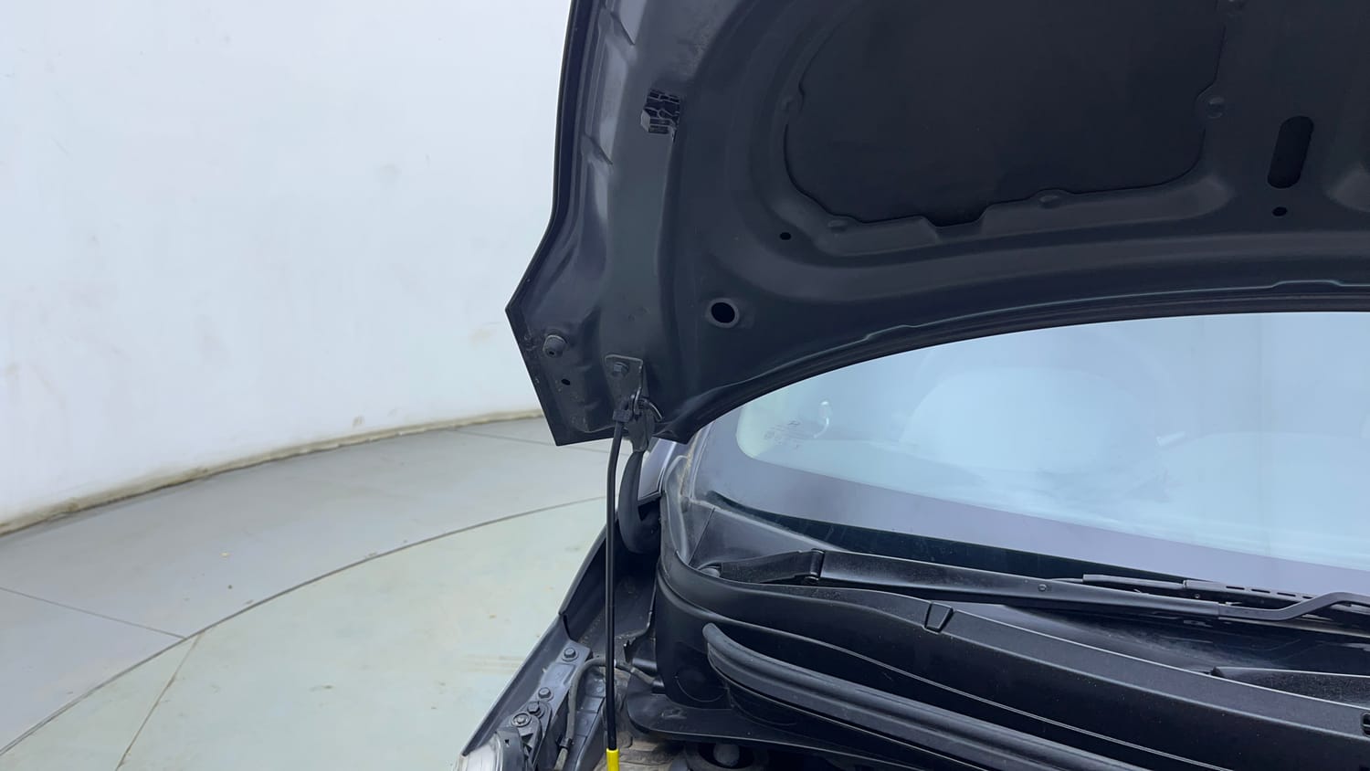 Used 2019 Hyundai Grand i10 Sportz 1.2 Kappa VTVT Petrol Manual engine ENGINE RIGHT SIDE HINGE & APRON VIEW
