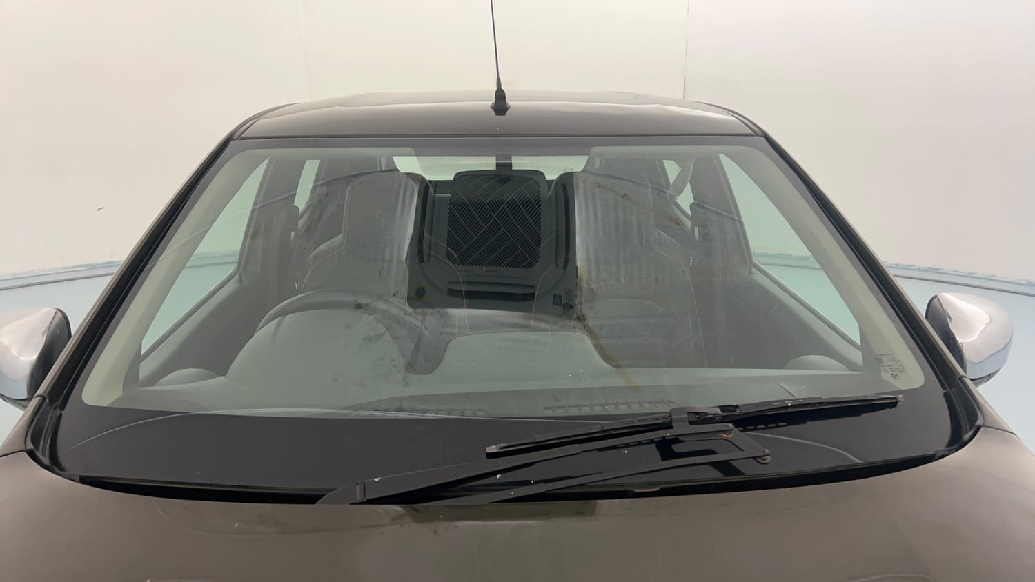 Used 2020 Renault Kwid 1.0 RXT Opt Petrol Manual exterior FRONT WINDSHIELD VIEW