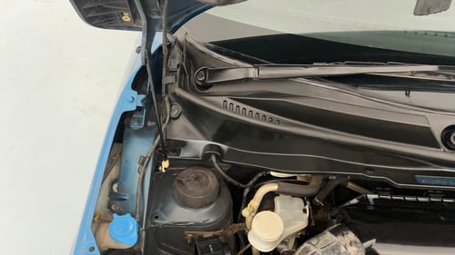 Used 2017 Maruti Suzuki Ignis Delta 1.2 MT Petrol Manual engine ENGINE RIGHT SIDE HINGE & APRON VIEW