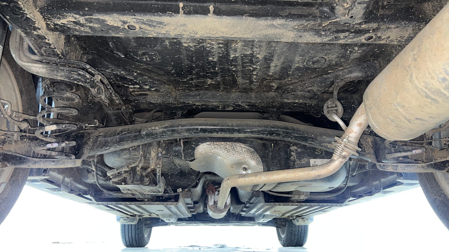 Used 2025 Toyota Urban Cruiser Hyryder V Hybrid Hybrid Automatic extra REAR UNDERBODY VIEW (TAKEN FROM REAR)