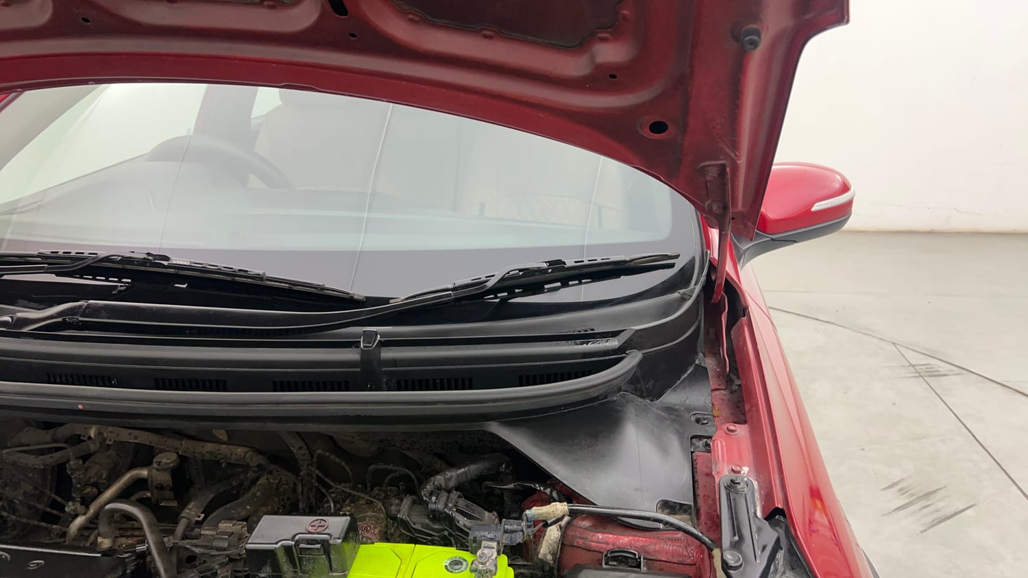 Used 2017 Hyundai i20 Active 1.2 SX Petrol Manual engine ENGINE LEFT SIDE HINGE & APRON VIEW