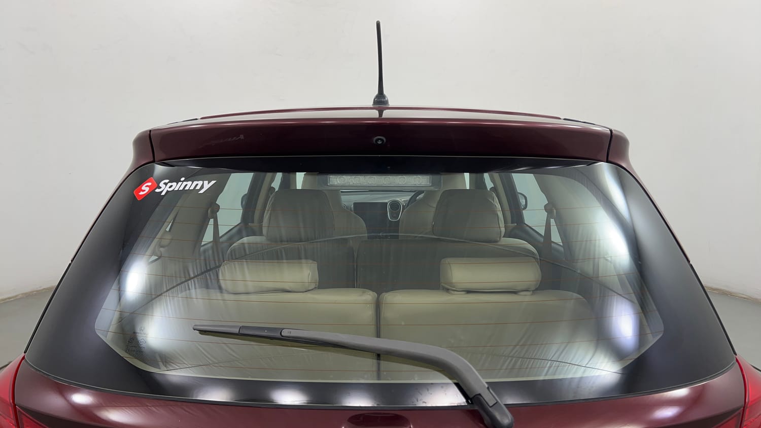 Used 2014 Honda Mobilio V (O) Petrol Petrol Manual exterior BACK WINDSHIELD VIEW