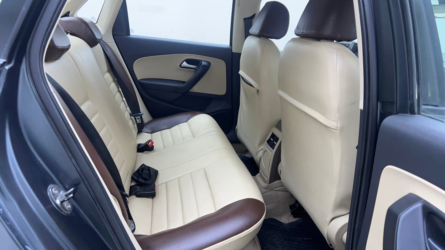 Used 2019 Volkswagen Ameo Highline Plus 1.5L (D) Diesel Manual interior RIGHT SIDE REAR DOOR CABIN VIEW