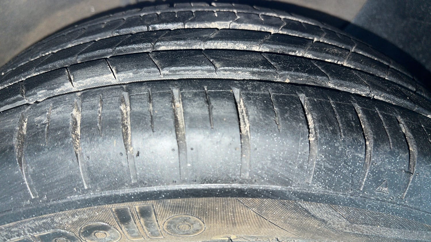 Used 2015 Hyundai Elite i20 Asta 1.2 Petrol Manual tyres RIGHT FRONT TYRE TREAD VIEW