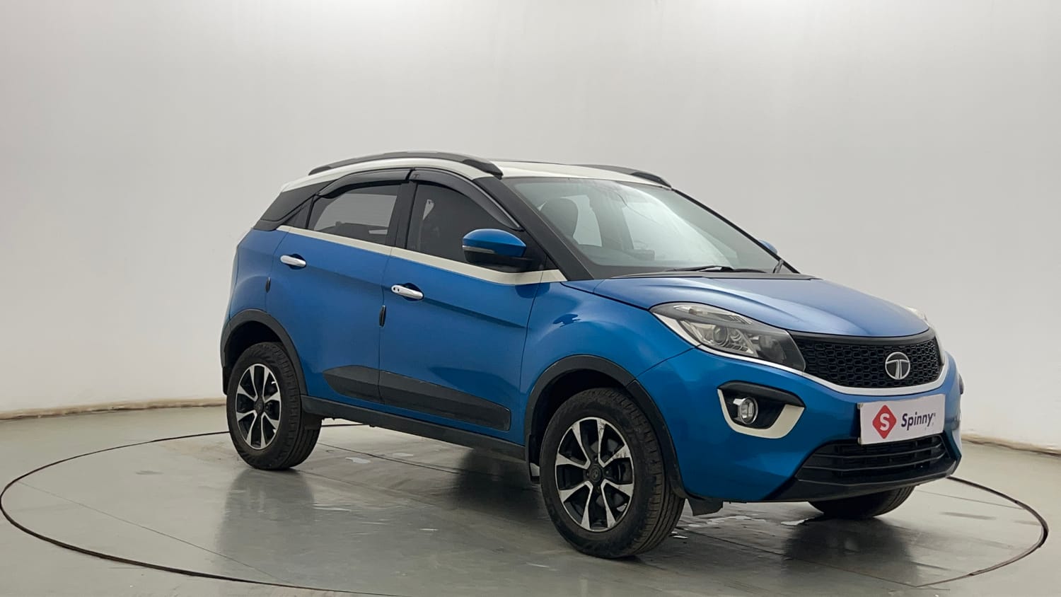 Used 2020 Tata Nexon XZA Plus (O) Petrol Automatic exterior RIGHT FRONT CORNER VIEW