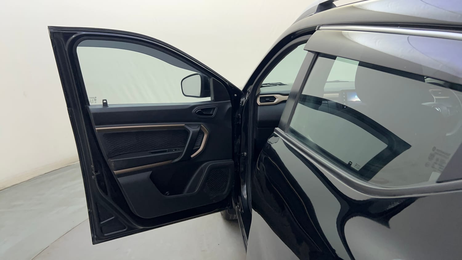 Used 2023 Renault Kiger RXT (O) AMT Petrol Automatic interior LEFT FRONT DOOR OPEN VIEW