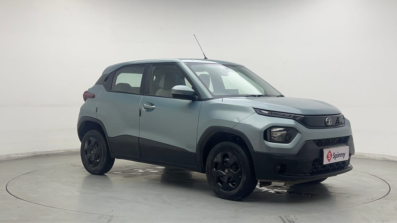 Used 2023 Tata Punch Adventure AMT Petrol Automatic exterior RIGHT FRONT CORNER VIEW