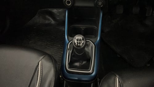 Used 2017 Maruti Suzuki Ignis Delta 1.2 MT Petrol Manual interior GEAR  KNOB VIEW