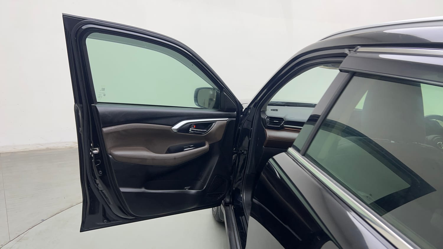 Used 2025 Toyota Urban Cruiser Hyryder V Hybrid Hybrid Automatic interior LEFT FRONT DOOR OPEN VIEW