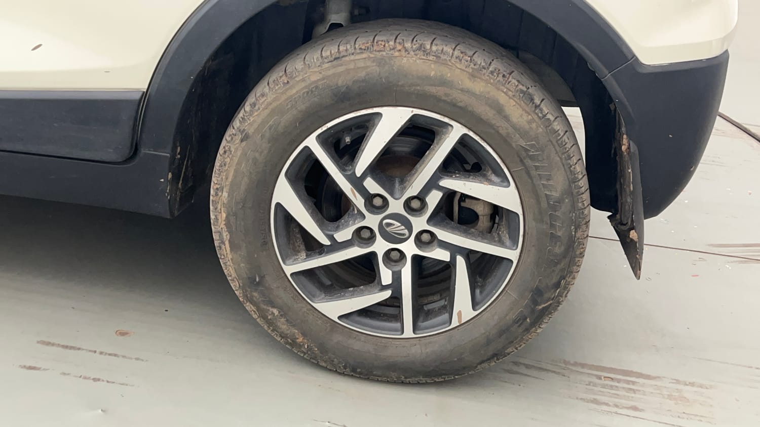 Used 2022 Mahindra XUV 300 W8 (O) 1.5 Diesel Diesel Manual tyres LEFT REAR TYRE RIM VIEW