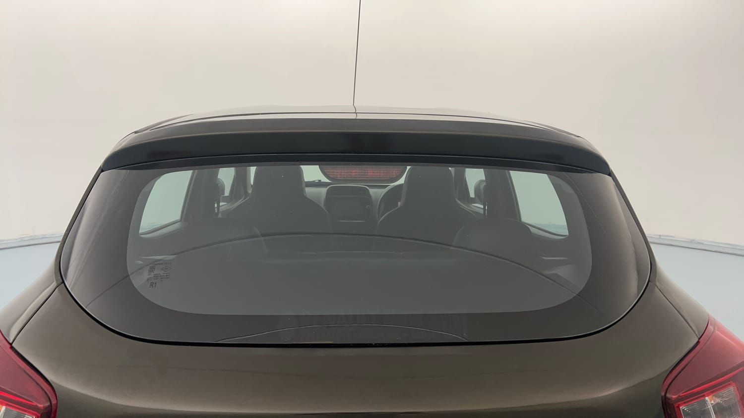 Used 2020 Renault Kwid 1.0 RXT Opt Petrol Manual exterior BACK WINDSHIELD VIEW