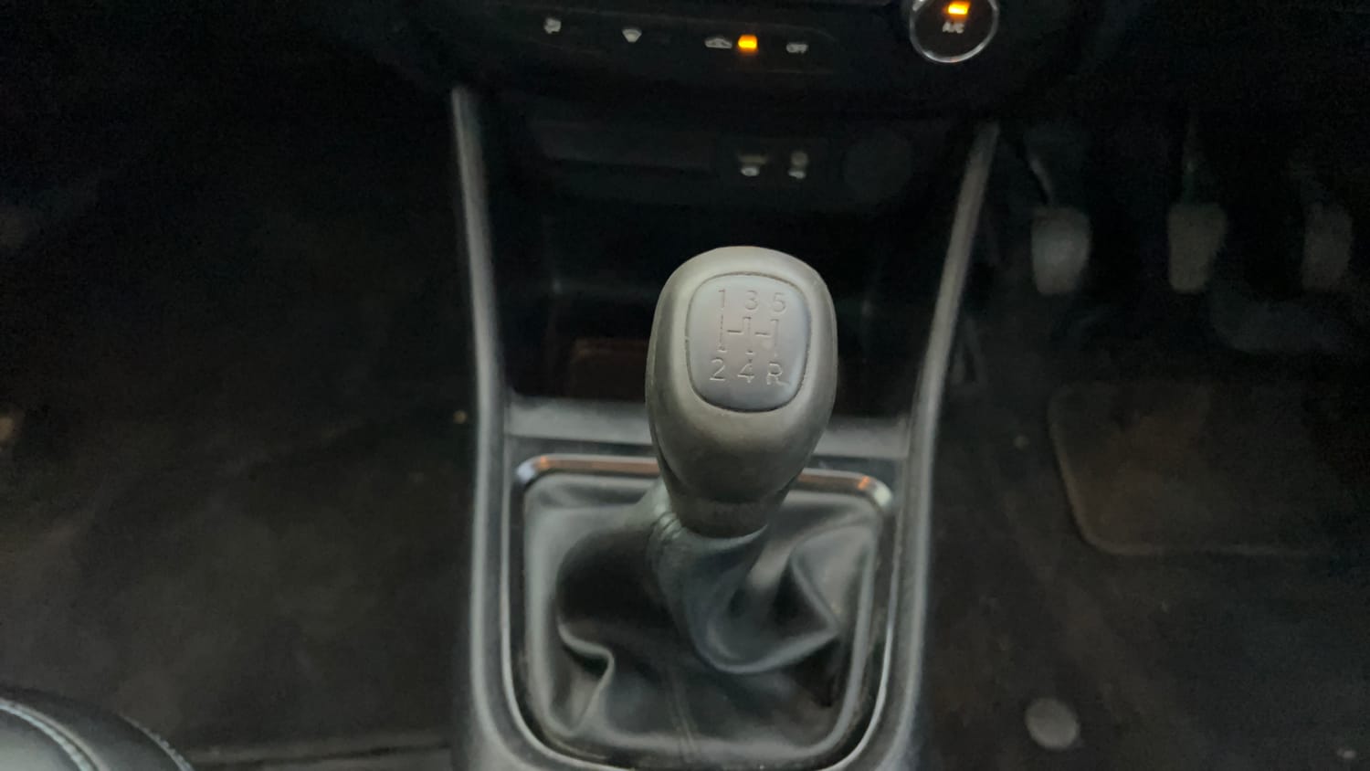 Used 2022 Tata Punch Pure Rhythm Pack MT Petrol Manual interior GEAR  KNOB VIEW
