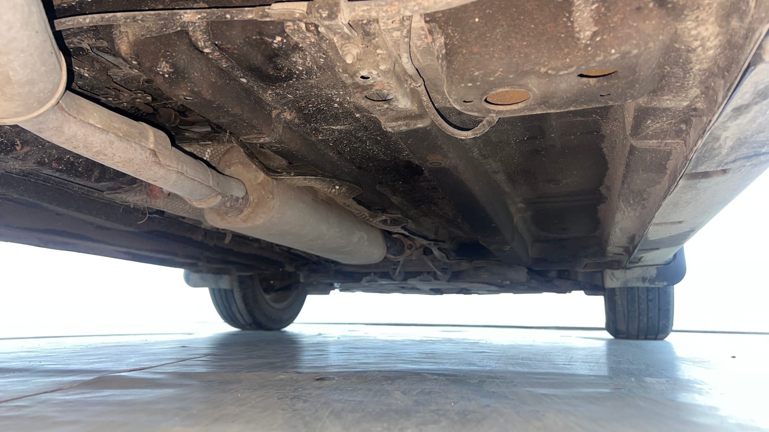 Used 2023 Mahindra XUV 300 TurboSport W8 Petrol Manual extra REAR RIGHT UNDERBODY VIEW
