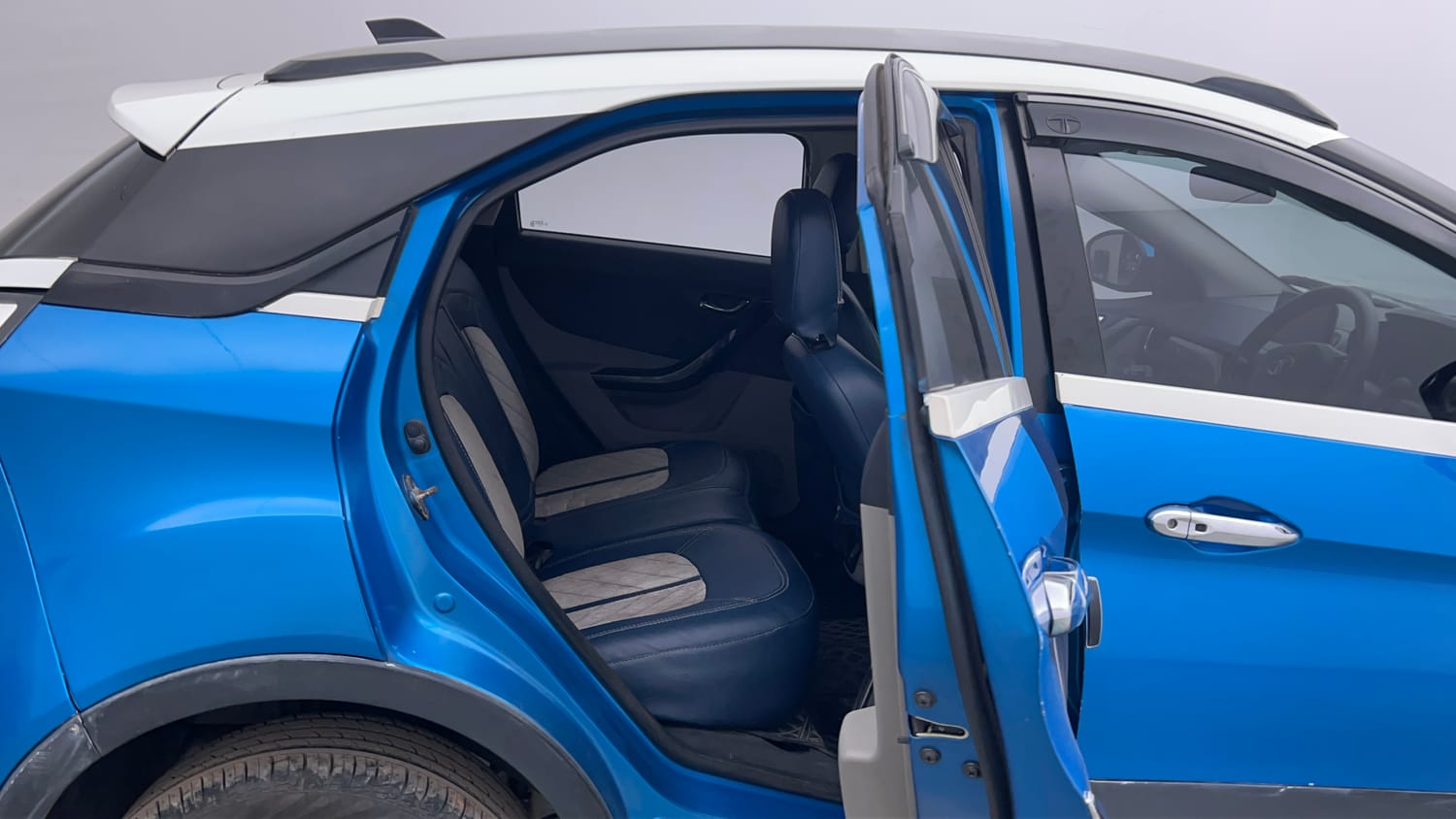 Used 2020 Tata Nexon XZA Plus (O) Petrol Automatic interior RIGHT SIDE REAR DOOR CABIN VIEW