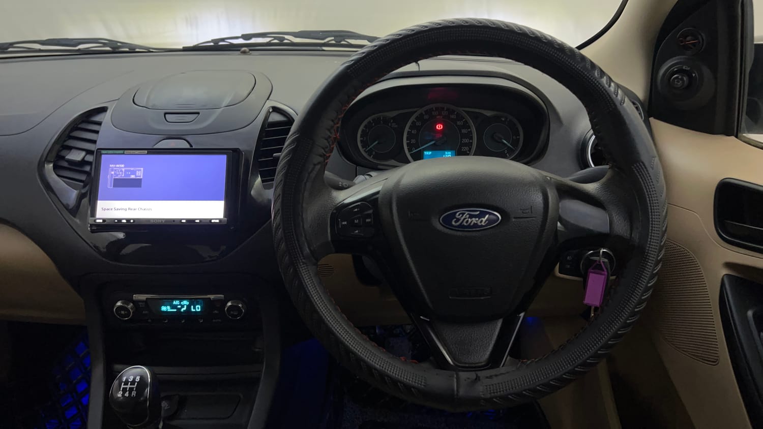 Used 2018 Ford Figo Aspire Titanium 1.2 Ti-VCT Diesel Manual top_features Steering mounted controls