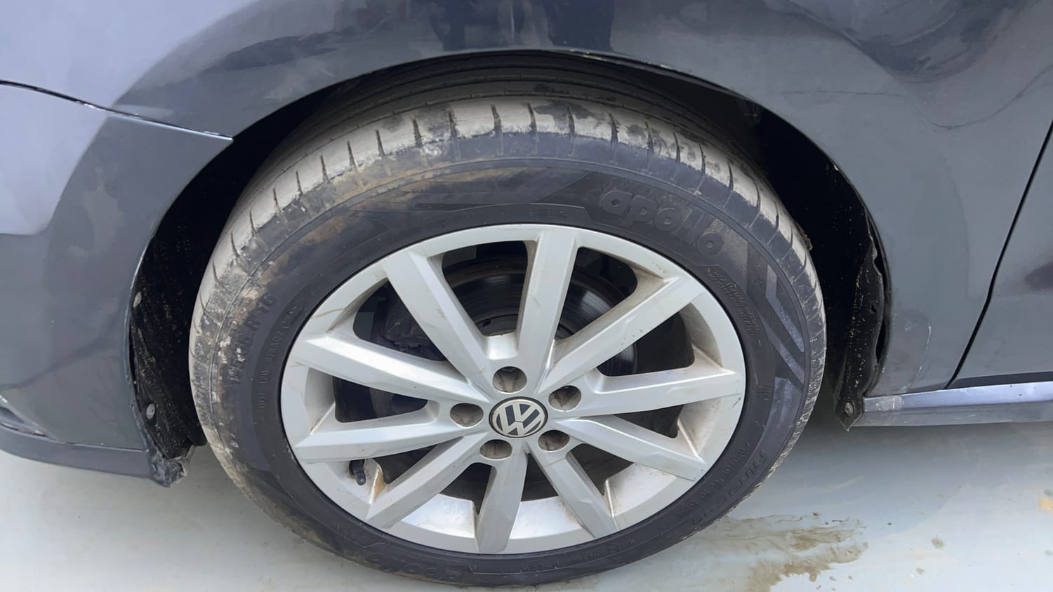 Used 2019 Volkswagen Ameo Highline Plus 1.5L (D) Diesel Manual tyres LEFT FRONT TYRE RIM VIEW