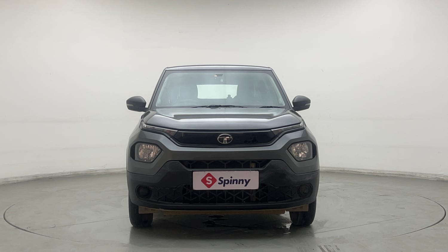 Used 2025 Tata Punch Pure MT Petrol Manual exterior FRONT VIEW