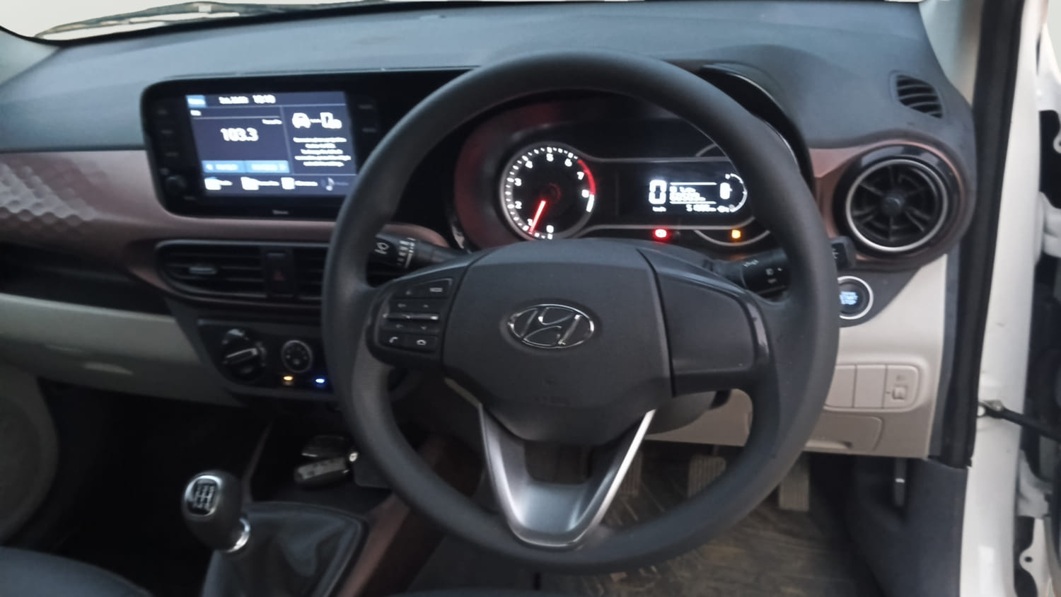 Used 2020 Hyundai Aura SX 1.2 Petrol Petrol Manual interior STEERING VIEW