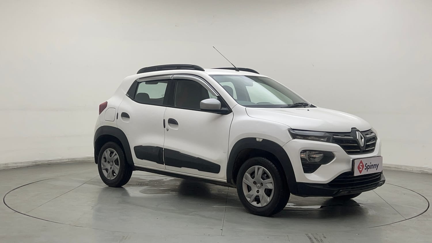 Used 2020 Renault Kwid RXT 1.0 Opt Petrol Manual exterior RIGHT FRONT CORNER VIEW