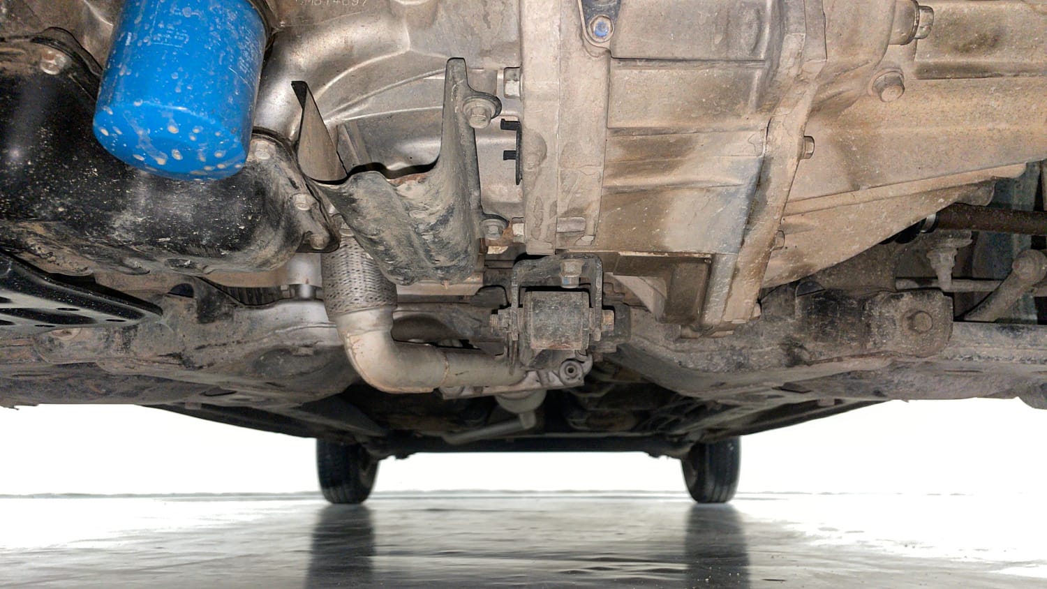 Used 2012 Hyundai i10 Sportz 1.2 Kappa2 Petrol Manual extra FRONT LEFT UNDERBODY VIEW