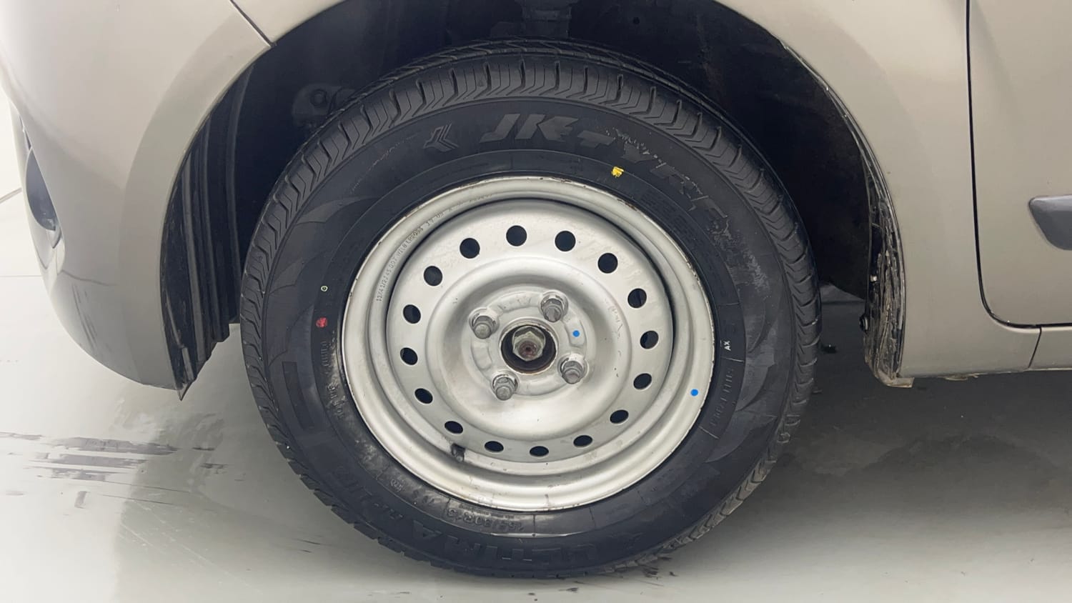 Used 2019 Maruti Suzuki Wagon R LXi 1.0 CNG Cng Manual tyres LEFT FRONT TYRE RIM VIEW