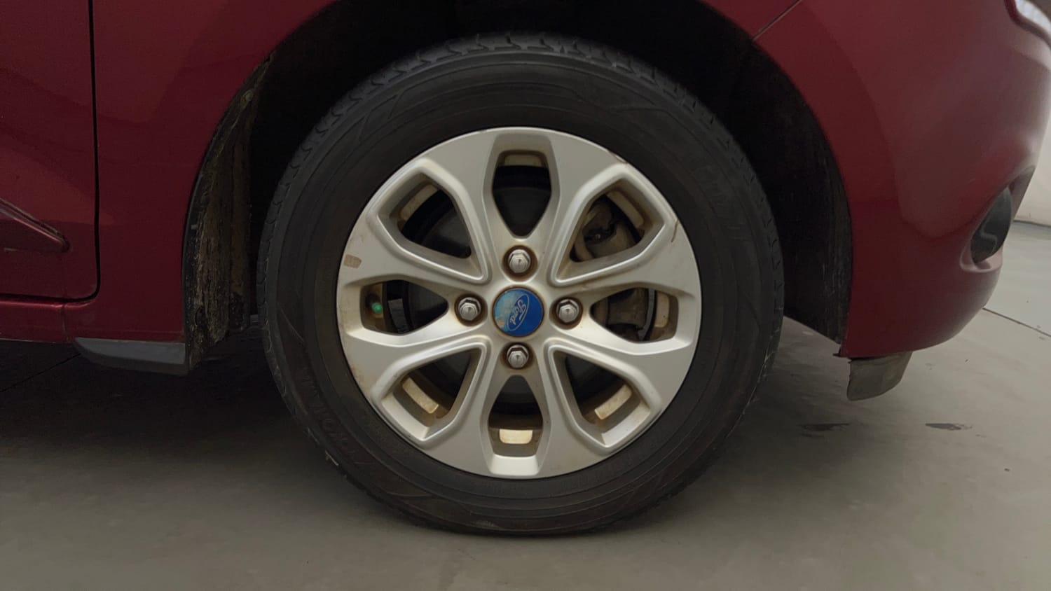 Used 2018 Ford Figo Aspire Titanium 1.2 Ti-VCT Diesel Manual tyres RIGHT FRONT TYRE RIM VIEW