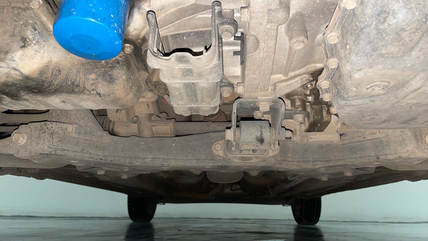 Used 2018 Hyundai Grand i10 Sportz AT 1.2 Kappa VTVT Petrol Automatic extra FRONT LEFT UNDERBODY VIEW