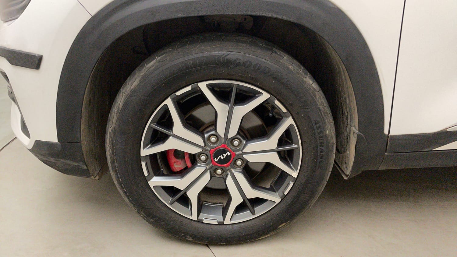 Used 2023 Kia Seltos GTX Plus 1.5 Diesel AT Diesel Automatic tyres LEFT FRONT TYRE RIM VIEW