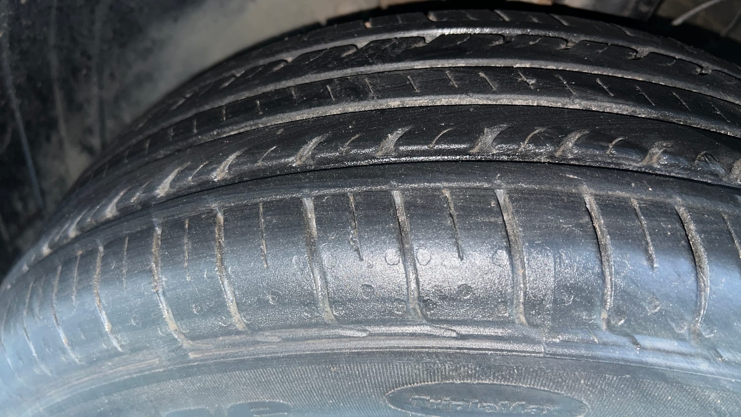 Used 2025 Hyundai Venue S Plus 1.2 Petrol MT Petrol Manual tyres LEFT FRONT TYRE TREAD VIEW