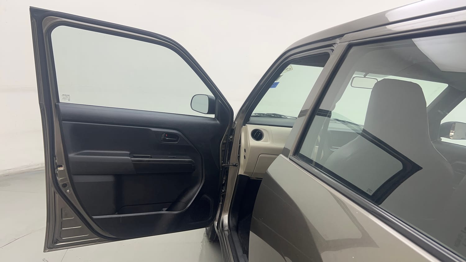 Used 2019 Maruti Suzuki Wagon R LXi 1.0 CNG Cng Manual interior LEFT FRONT DOOR OPEN VIEW