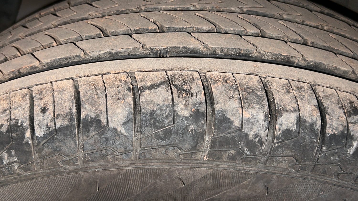 Used 2020 Tata Nexon XZA Plus (O) Petrol Automatic tyres RIGHT REAR TYRE TREAD VIEW