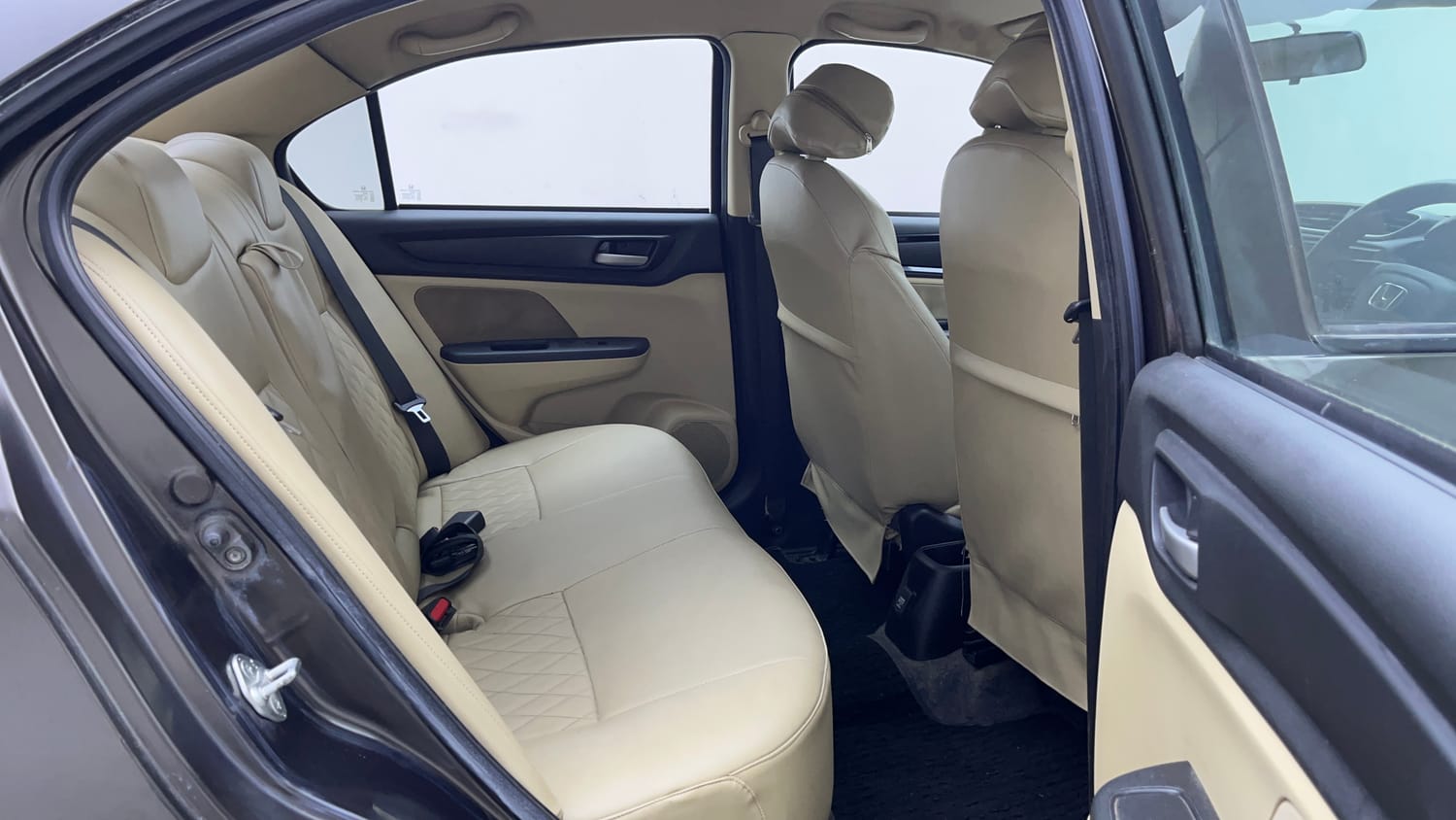 Used 2018 Honda Amaze 1.2 VX i-VTEC Petrol Manual interior RIGHT SIDE REAR DOOR CABIN VIEW