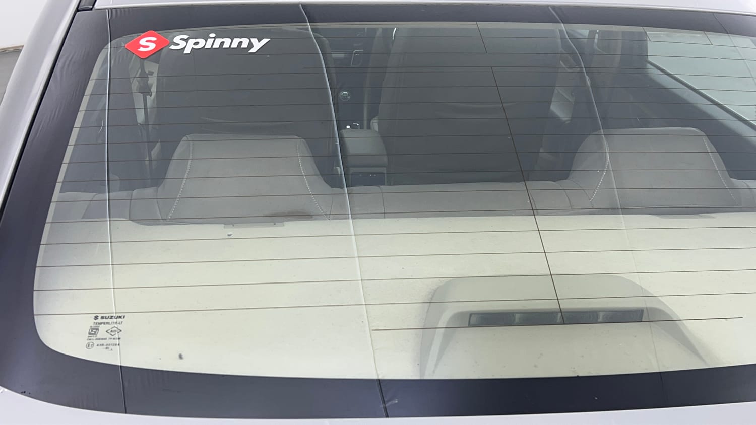 Used 2018 Maruti Suzuki Ciaz Delta Hybrid 1.5 Petrol Manual top_features Rear defogger