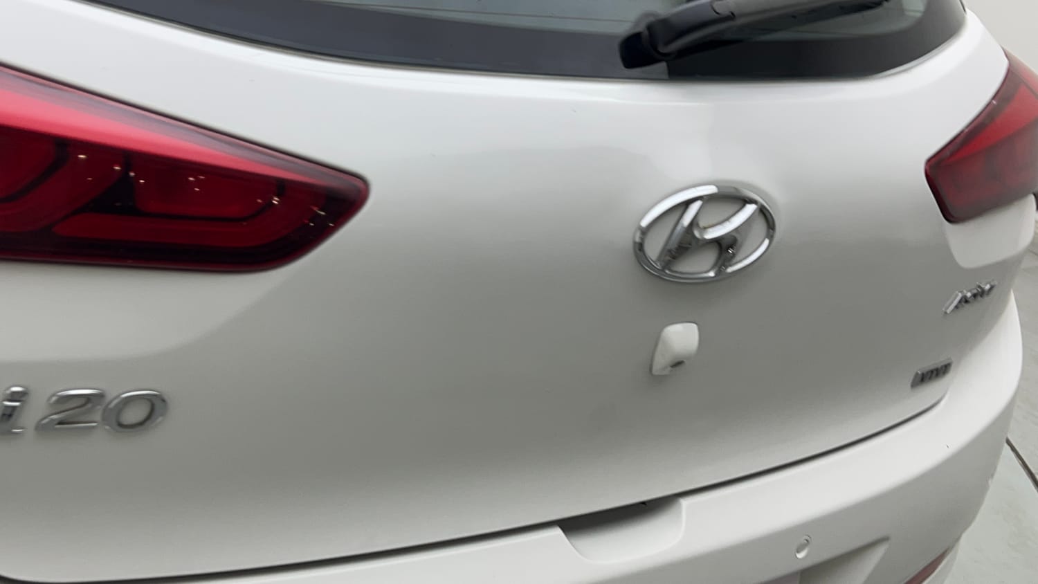 Used 2015 Hyundai Elite i20 Asta 1.2 Petrol Manual dents MINOR SCRATCH
