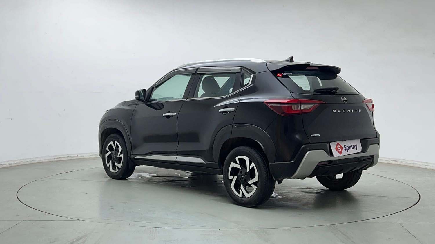 Used 2021 Nissan Magnite XV Premium Turbo Petrol Manual exterior LEFT REAR CORNER VIEW