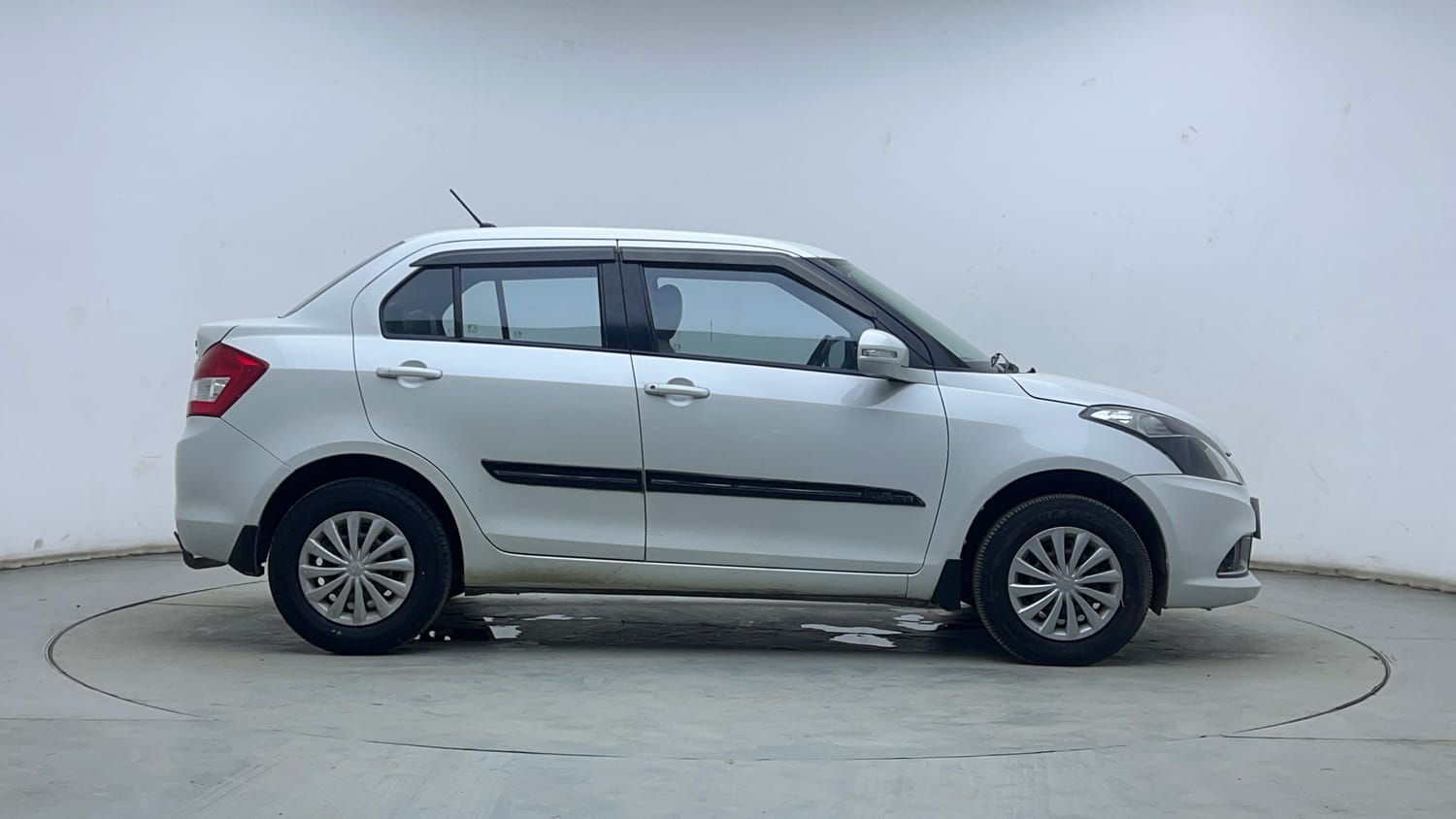 Used 2015 Maruti Suzuki Swift Dzire VXI Petrol Manual exterior RIGHT SIDE VIEW