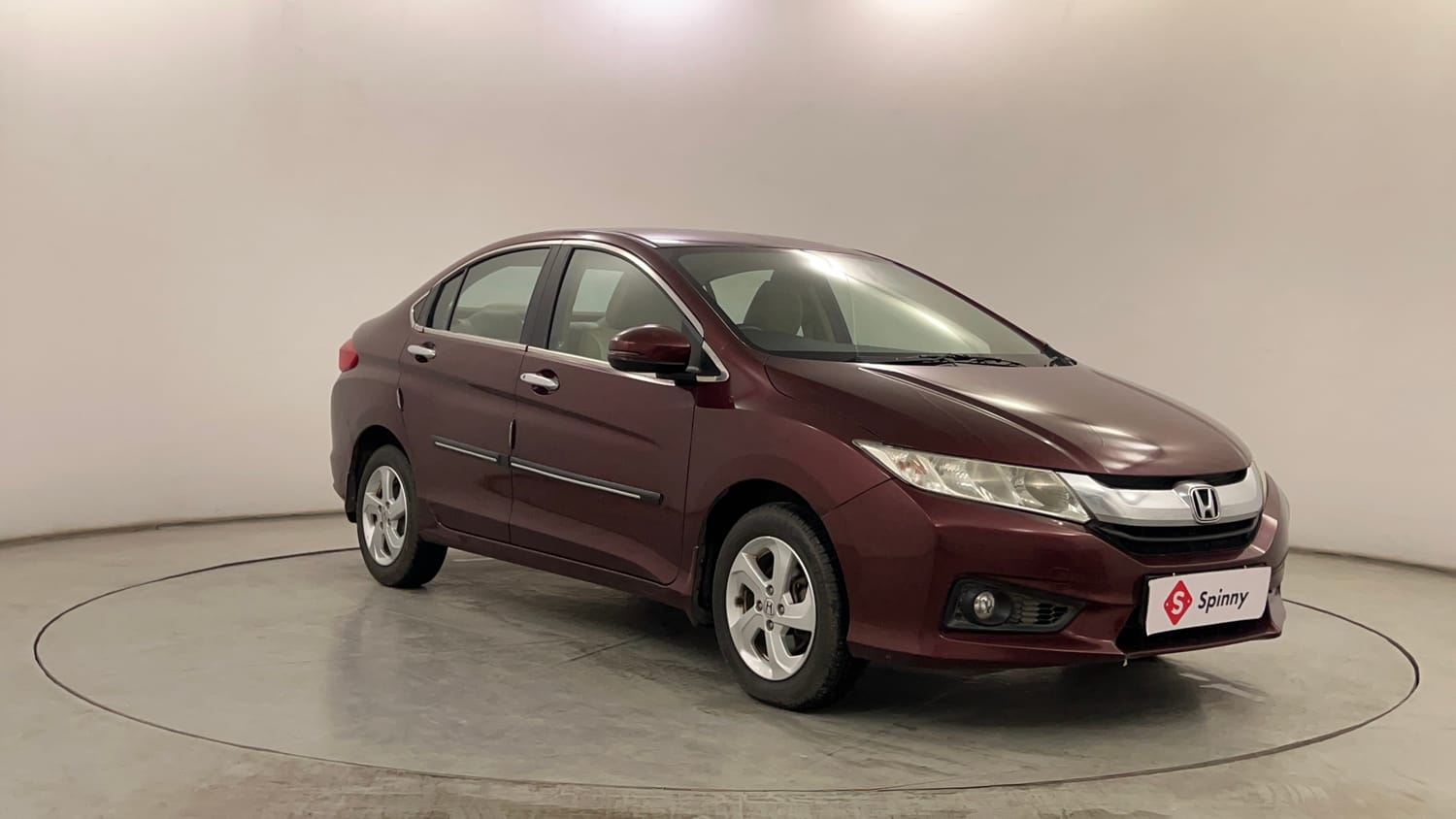 Used 2015 Honda City V Petrol Manual exterior RIGHT FRONT CORNER VIEW