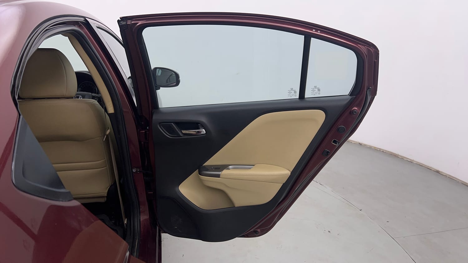 Used 2016 Honda City VX Petrol Manual interior RIGHT REAR DOOR OPEN VIEW