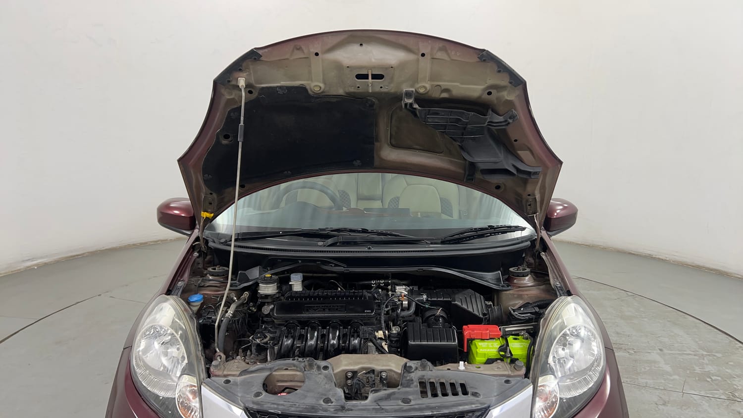 Used 2014 Honda Mobilio V (O) Petrol Petrol Manual engine ENGINE & BONNET OPEN FRONT VIEW