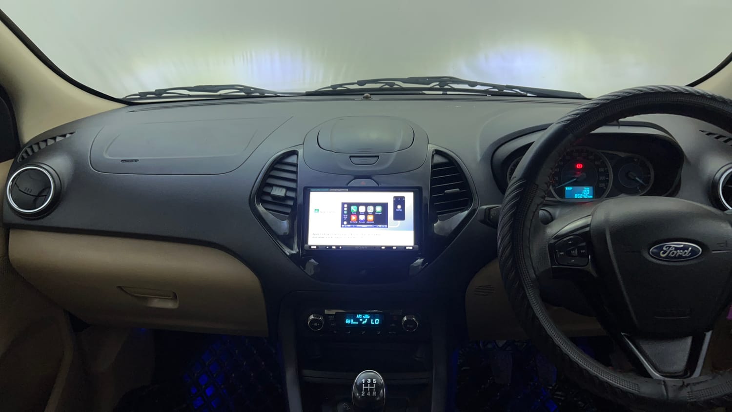Used 2018 Ford Figo Aspire Titanium 1.2 Ti-VCT Diesel Manual interior MUSIC SYSTEM & AC CONTROL VIEW