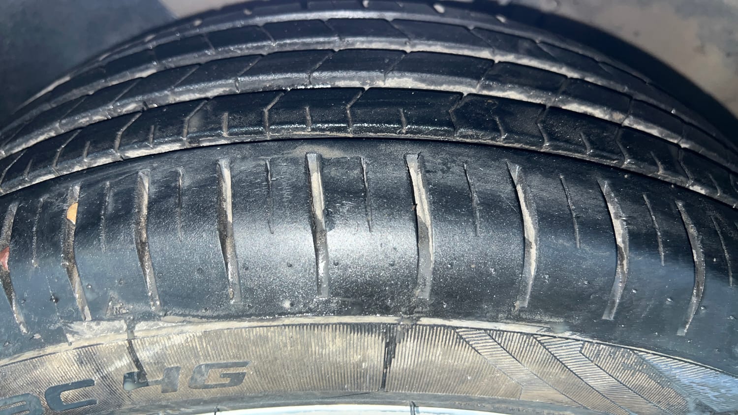 Used 2015 Hyundai Elite i20 Asta 1.2 Petrol Manual tyres LEFT FRONT TYRE TREAD VIEW