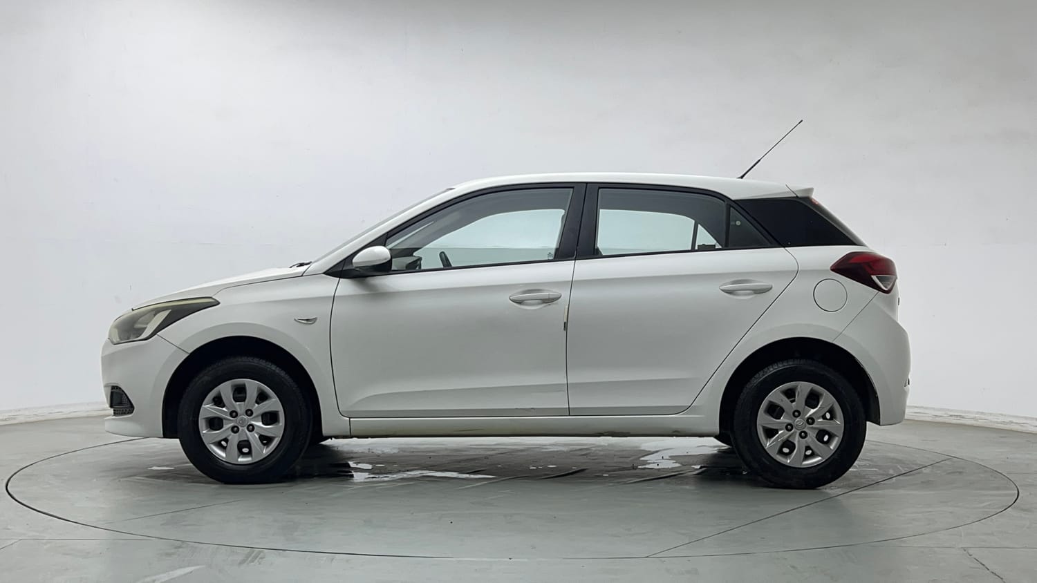 Used 2016 Hyundai Elite i20 Magna 1.2 Petrol Manual exterior LEFT SIDE VIEW