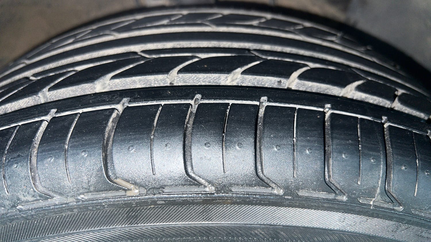 Used 2017 Hyundai Verna SX 1.6 VTVT Petrol Manual tyres RIGHT FRONT TYRE TREAD VIEW