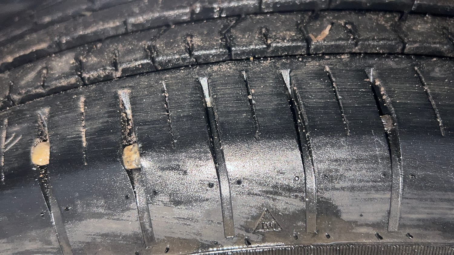 Used 2018 Maruti Suzuki Ciaz Delta Hybrid 1.5 Petrol Manual tyres LEFT FRONT TYRE TREAD VIEW
