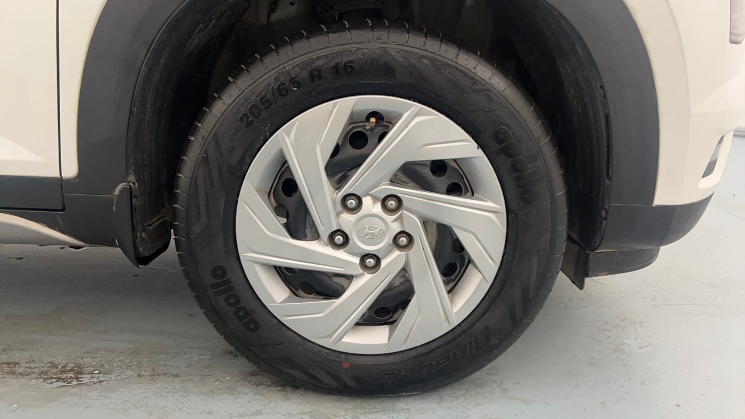 Used 2022 Hyundai Creta EX 1.5 Diesel Diesel Manual tyres RIGHT FRONT TYRE RIM VIEW