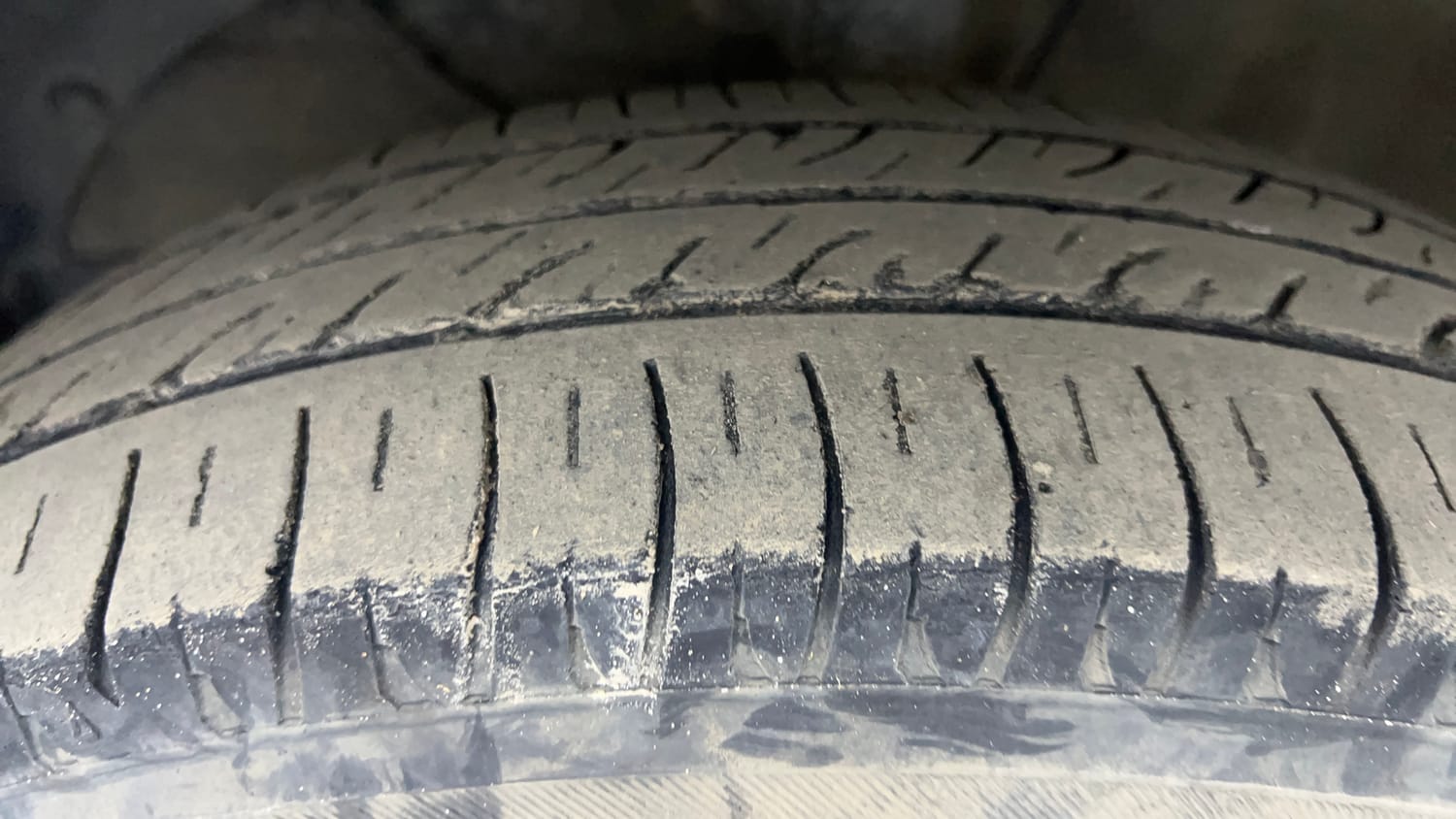 Used 2017 Maruti Suzuki Dzire VXi AMT Petrol Automatic tyres LEFT FRONT TYRE TREAD VIEW