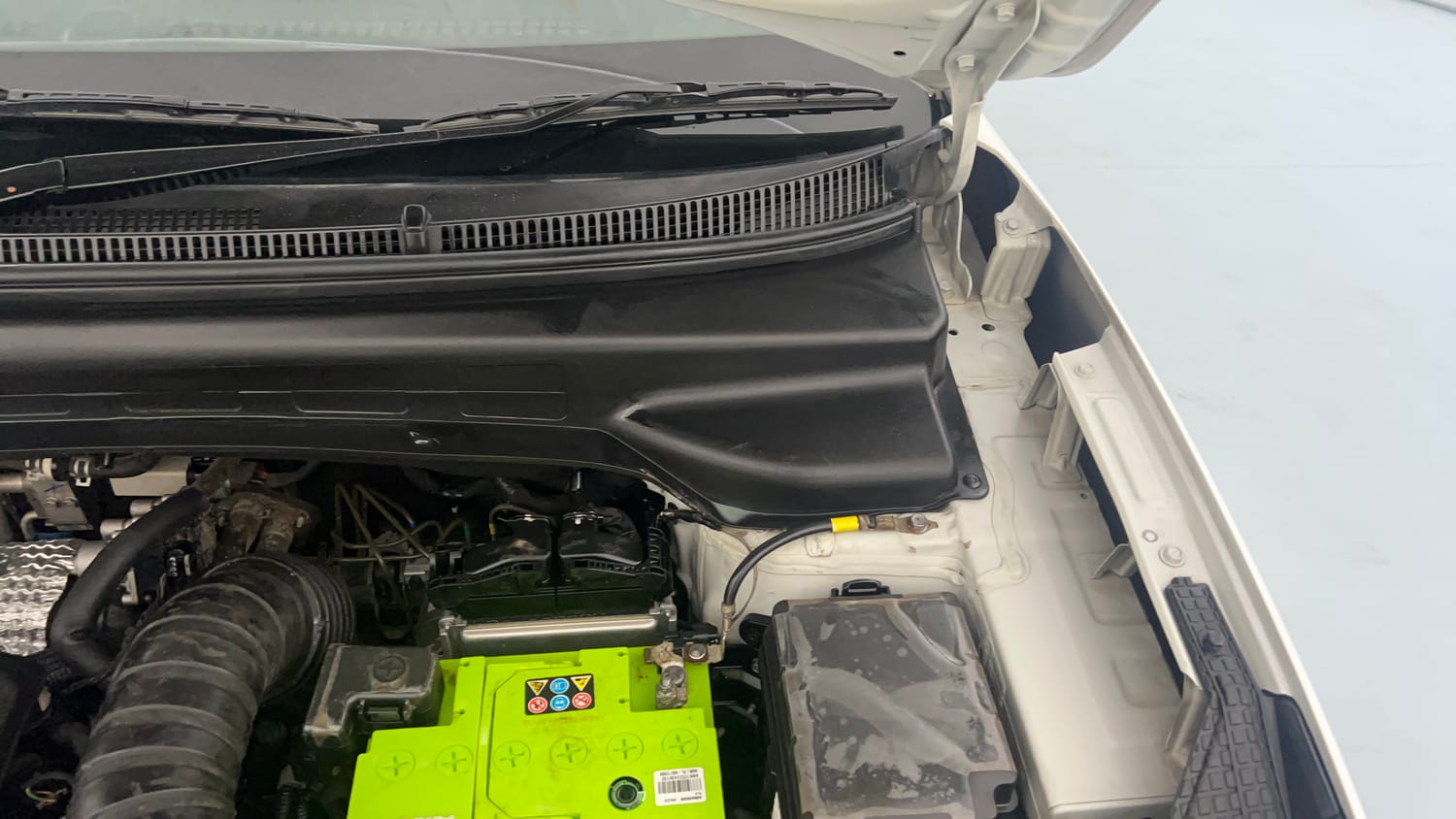 Used 2022 Hyundai Creta EX 1.5 Diesel Diesel Manual engine ENGINE LEFT SIDE HINGE & APRON VIEW