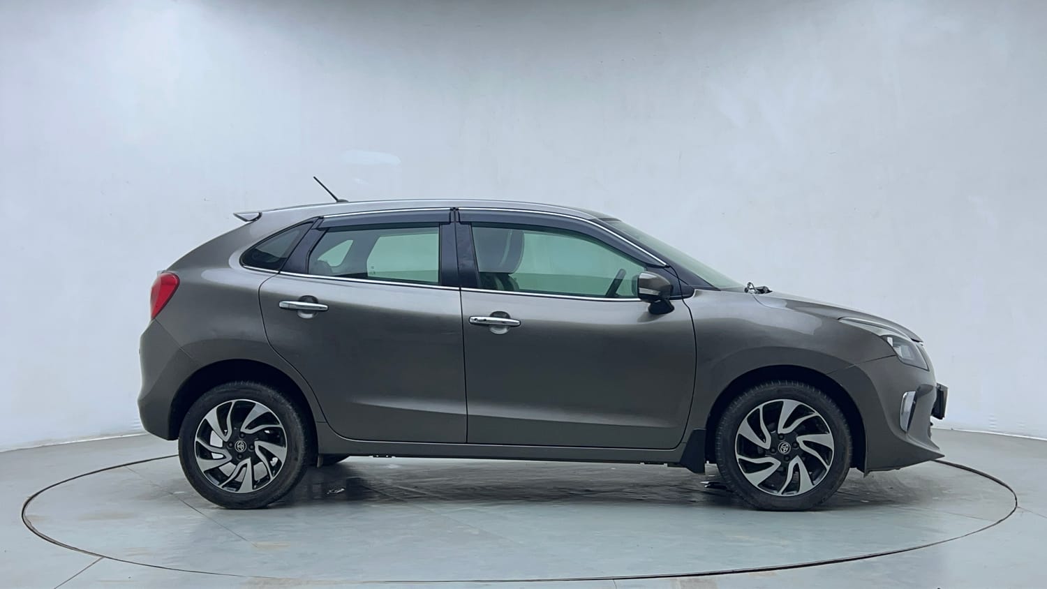 Used 2021 Toyota Glanza V CVT Petrol Automatic exterior RIGHT SIDE VIEW